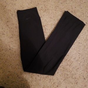 Black Nike Yogas